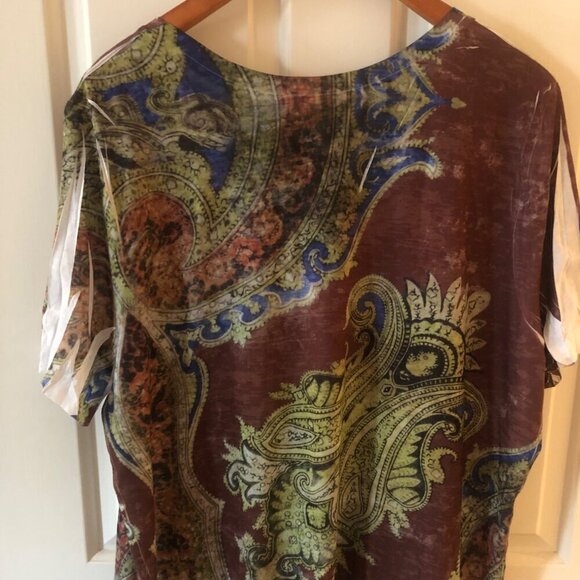 Women's Plus Size Top Printed Designs and Paisleys Gold Studded Detail Size 22/2 - Picture 8 of 9